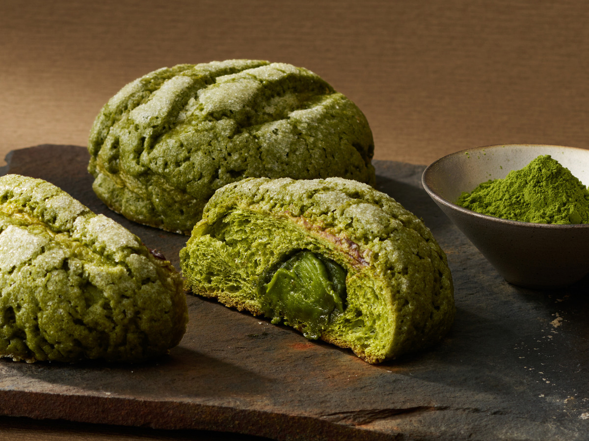 「岡田謹製茶織屋」の「メロンパン抹茶づくし」