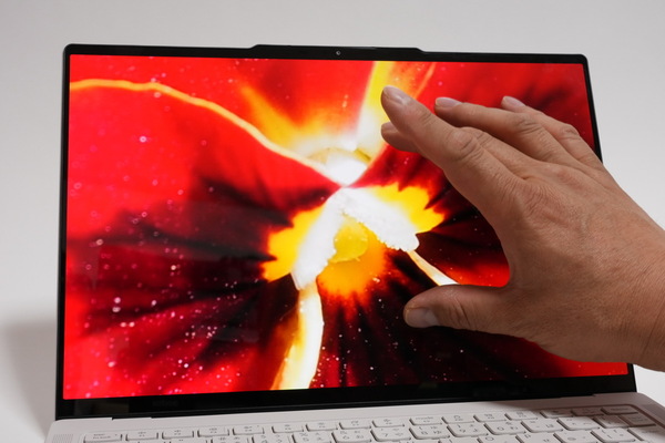 「Yoga Slim 7i Ultra Gen 11 Aura Edition」実機レビュー