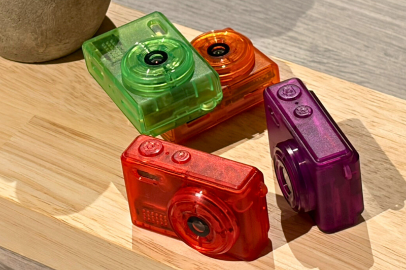 ☆ノベルティ☆レア☆平成☆オゾンコミニティ☆レトロ☆スケルトン♪カメラ ちょいダサ、でもそれが最高にいい 身に着けるスケルトンカラーの