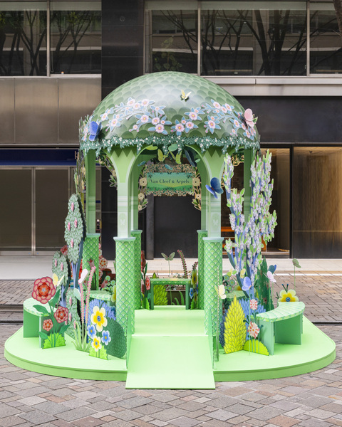 Spring is blooming in Marunouchi