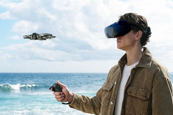 全天周撮影が可能なカメラドローン「DJI Avata 360」発表