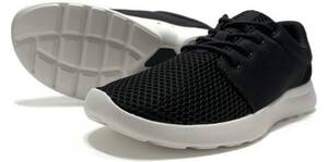 このスニーカー、軽すぎる……！ 通常の半分の軽さ、片足が約190gのモデルが3000円