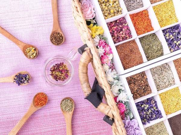 「春」を自宅に持ち帰ろう！色鮮やかなハーブを選び自分だけの香りを紡ぐ「花びらビュッフェ」【東北中央自動車道 村山ICから約3km】