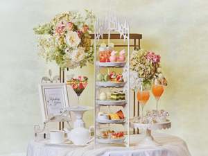 甘酸っぱくてほろ苦い春の味を楽しむ「初夏のいちごと抹茶アフタヌーンティー」