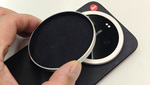 シャオミのライカスマホ「Leitzphone」にシンデレラフィット!? 別のライカ製キャップを試してみた