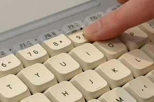 【変態的】1つのキーが2つに割れる令和キーボード、使えるのか検証してみた！