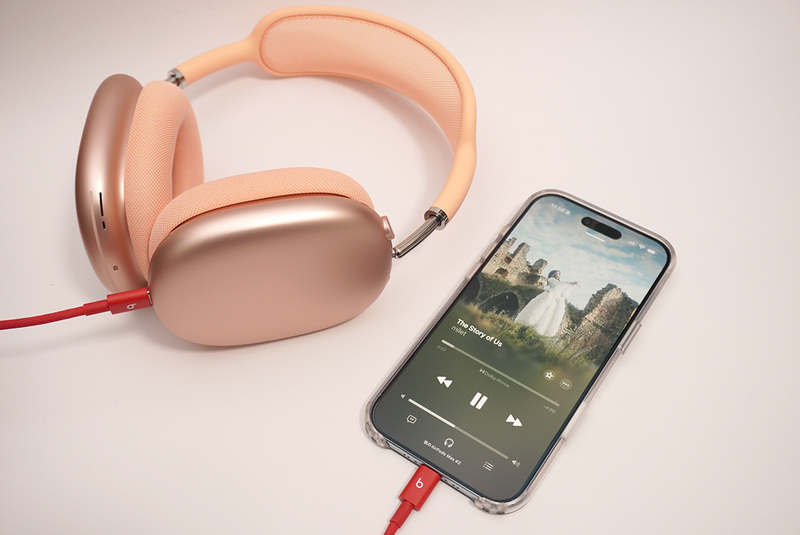 Apple H2チップ搭載で限界突破！ さらに多機能な「AirPods Max 2」実機
