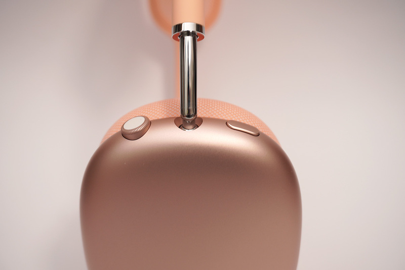 Apple H2チップ搭載で限界突破！ さらに多機能な「AirPods Max 2」実機