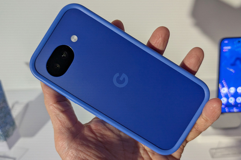 Pixel 10aが9aと同じ7万9900円で発売！ 日本限定色の濃いブルーもいい