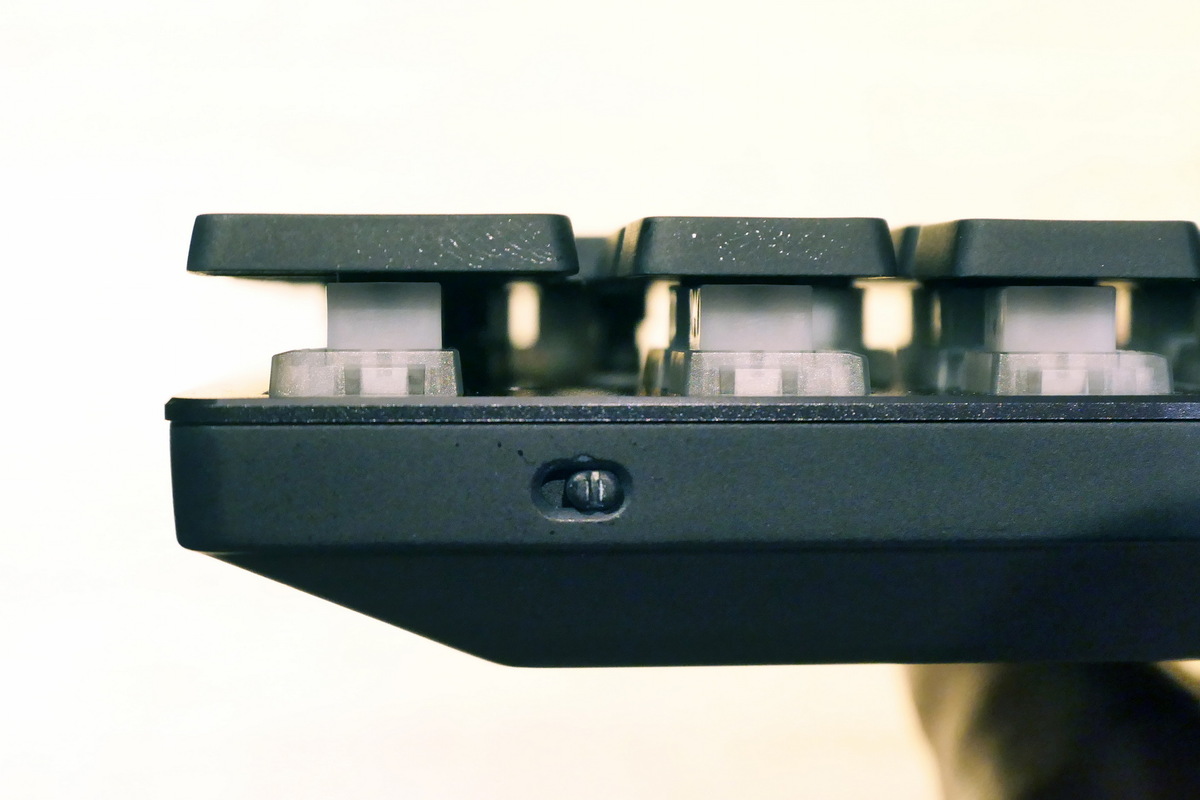 世界最速入力キーボード「FMV Keyboard X」