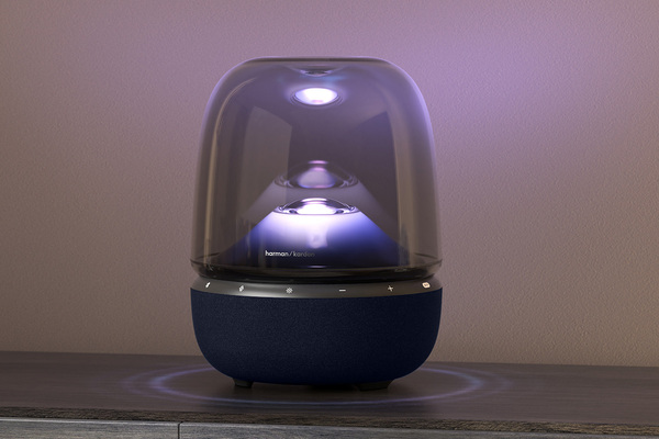 エモさ爆発】ただのスピーカーじゃない！部屋に「オーロラ」も映し出す