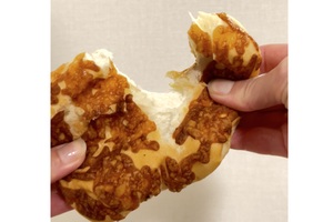 ファミマ、進化系もっちりチーズパン。やばい、これはおつまみ