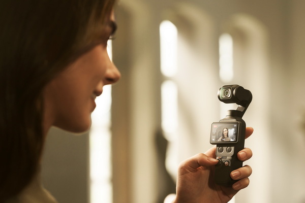DJIが「Osmo Pocket 4」発表