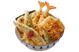 エビがどーんと2尾！桜エビも！「春の大海老天丼」季節限定で豪華