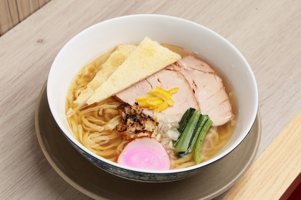 「愛媛産いりこと桜鯛の冷やし」(1200円)