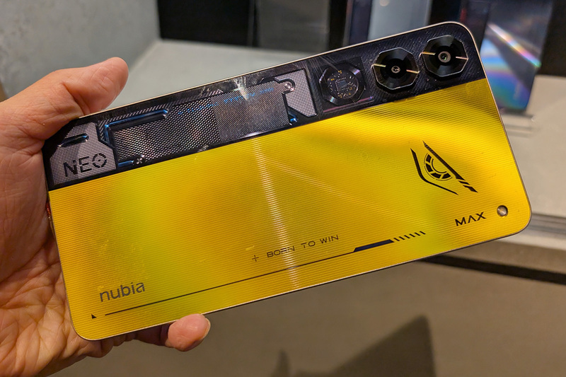 5万2800円の空冷ファン付きゲーミングスマホ!? 「nubia Neo 5 GT」国内