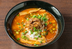 サワラの風味とパンチのあるスパイスがマッチ！  千葉･幕張本郷の｢麺屋よじむ｣渾身の旨辛麺 