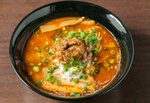 サワラの風味とパンチのあるスパイスがマッチ！  千葉･幕張本郷の｢麺屋よじむ｣渾身の旨辛麺