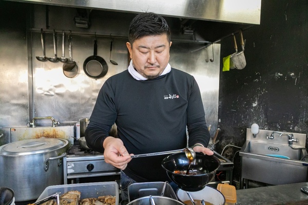 店主の志村友太さん