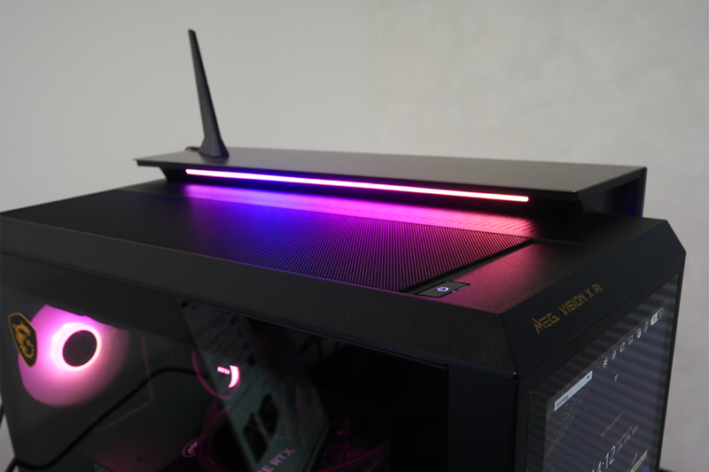 これが俺の未来パソコン！フロント全面液晶にマイク＆スピーカー内蔵で