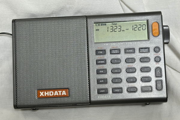 ラジオ受信機の外観