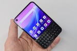 ウワサのQWERTYキー付き小型スマホ「Titan 2 Elite」が到着　キーがかなり良くなっている！