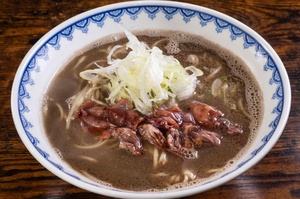 ホタルイカの濃厚な旨味が強烈に迫る！ 神奈川・味噌の名店「雪ぐに」が放つ渾身の一杯 