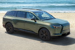 レクサス初のBEV3列SUV「TZ」世界初公開　航続距離は620km、これはまさに“走るラウンジ”！