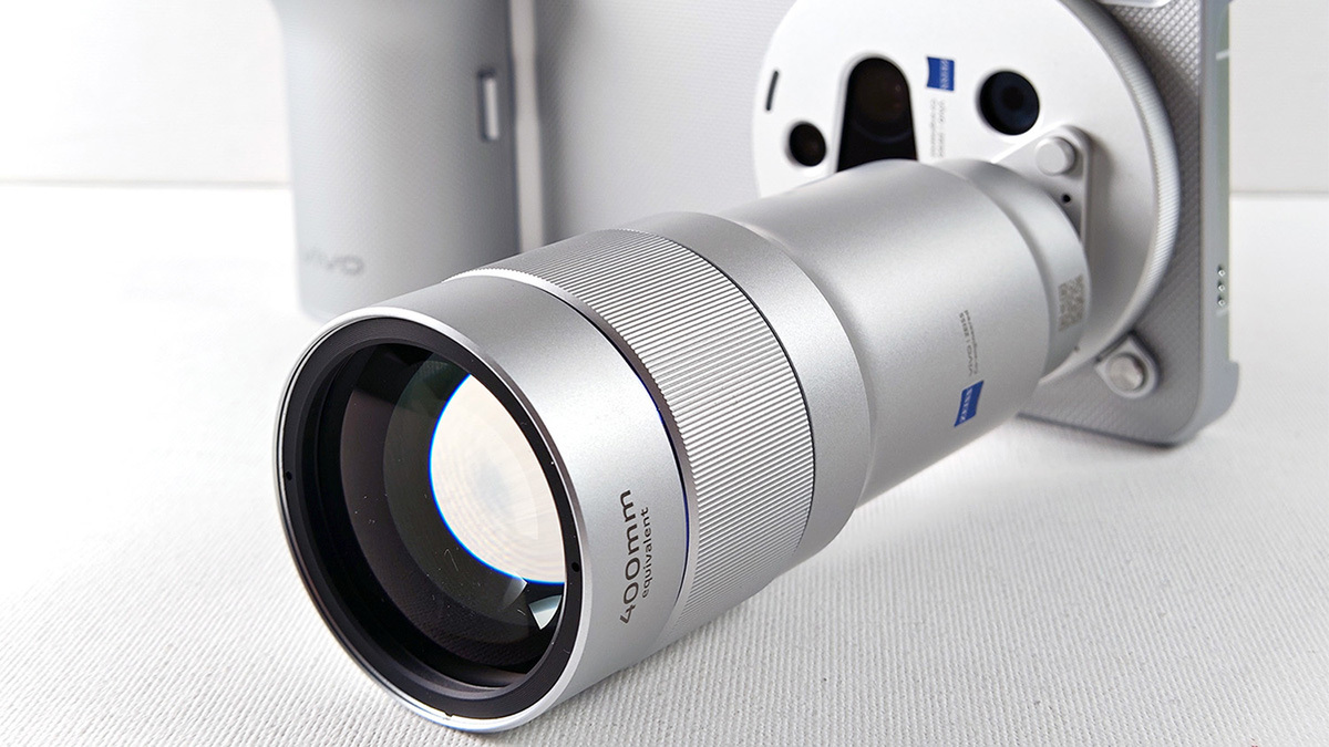 最大8100mmの手持ち撮影ってマジ!? 超望遠テレコン対応の怪物スマホ「vivo X300 Ultra」がヤバすぎる