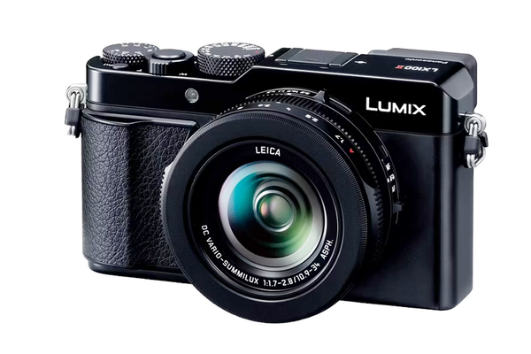 「LUMIX DC-L10」を発表