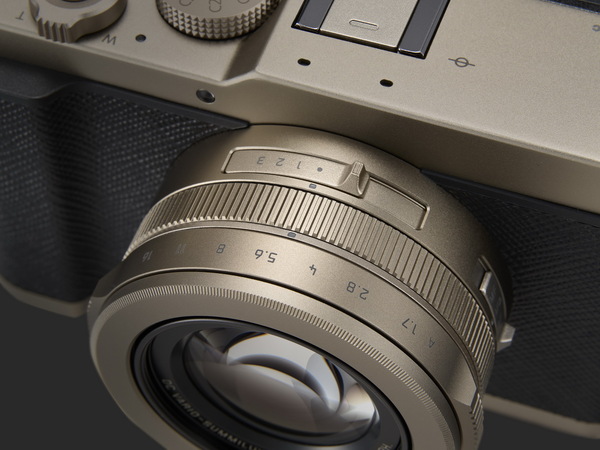 「LUMIX DC-L10」を発表
