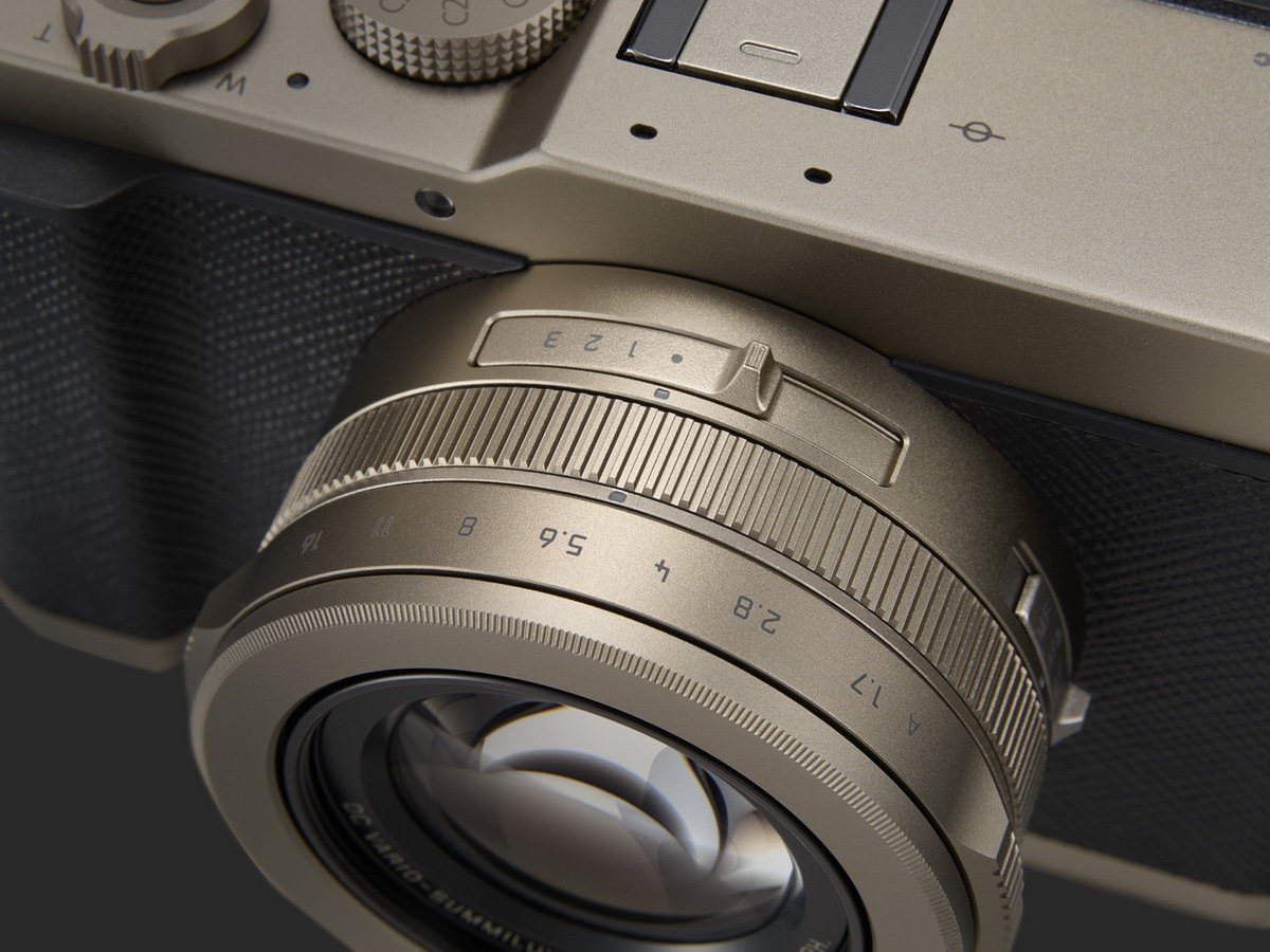 「LUMIX DC-L10」を発表