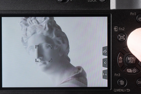 「LUMIX TX3」実写レビュー