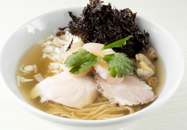 ホタテの旨味がインパクト大！ 逗子･葉山「らぁ麺 飛翠」で味わえる濃密冷やしラーメン