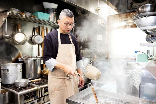 店主の長田輝人さん