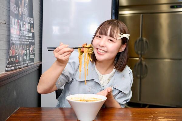 「映えるビジュアルと濃厚さが両立してる!」とまーみんは大感激