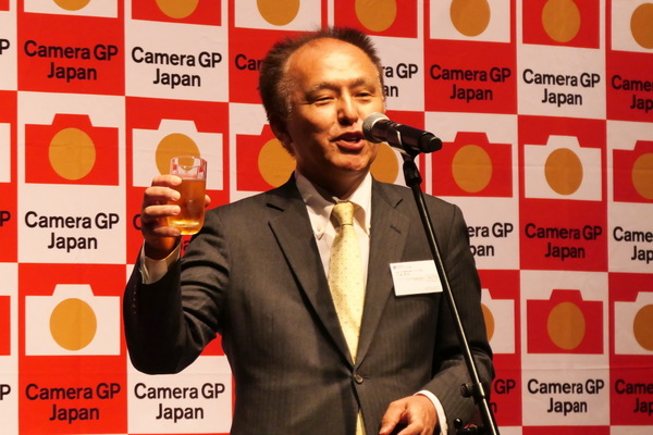「カメラグランプリ2026」の贈呈式