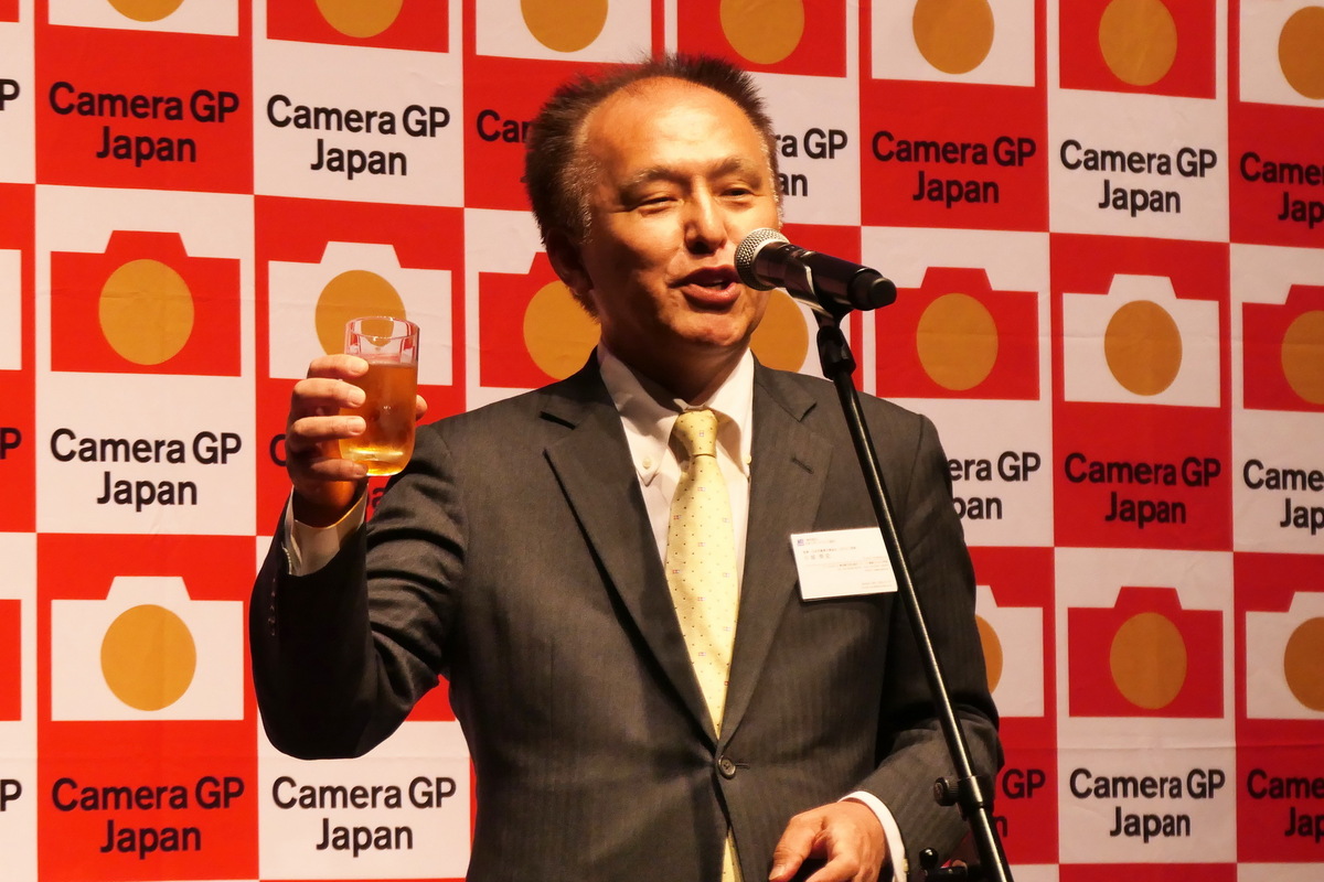 「カメラグランプリ2026」の贈呈式
