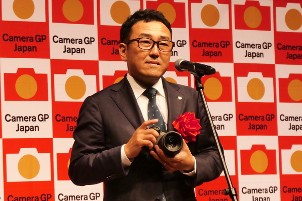 「カメラグランプリ2026」の贈呈式