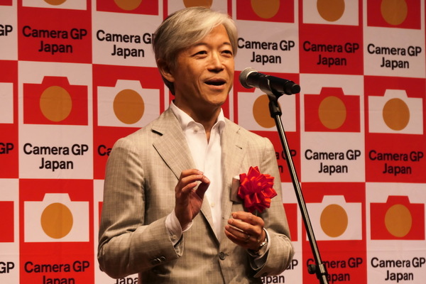 「カメラグランプリ2026」の贈呈式