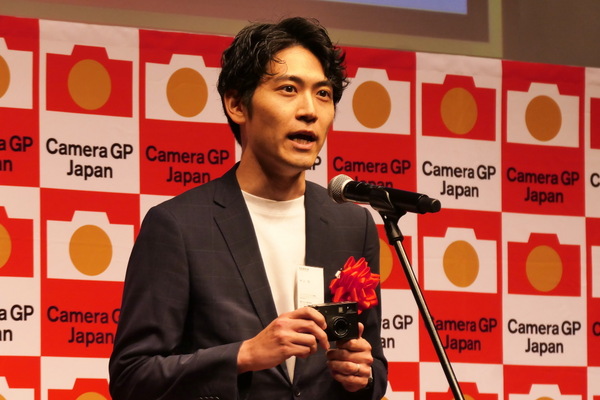 「カメラグランプリ2026」の贈呈式