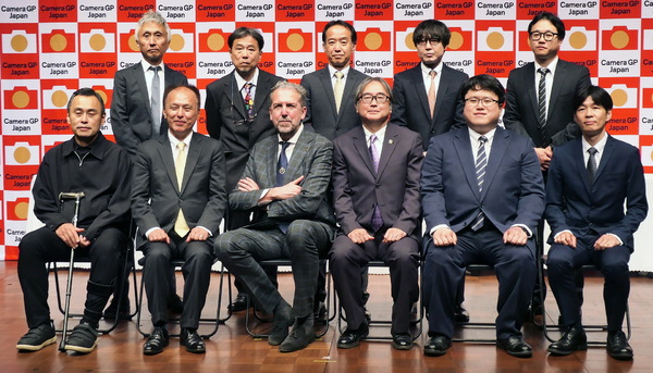 「カメラグランプリ2026」の贈呈式