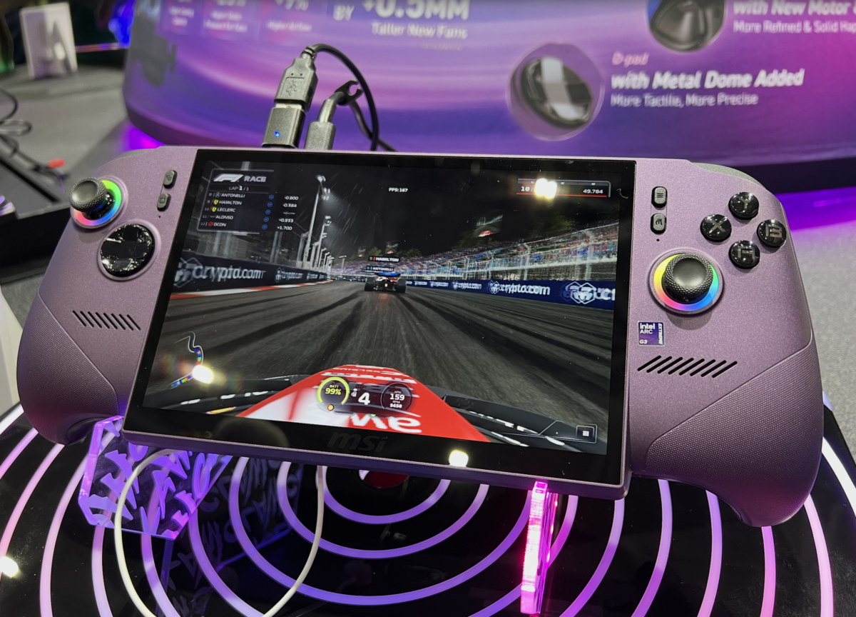 かなり話題になってるMSIの手持ちゲーム機「Claw 8 Ex AI+」を、台北で見てきたよ！
