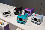手のひらに載るほどコンパクト！　ポラロイドが世界最小のアナログインスタントカメラ「Polaroid Go Gen 3」を発売