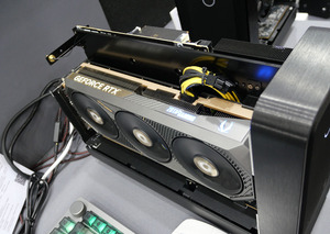 RTX 5080を”そのまま”搭載！ ZOTACのガラパゴスなミニPC、独自進化がスゴすぎて笑う
