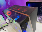 ADATAが注目のXPGブランド新製品を多数公開！ 電源、ケース、チェアまで揃う統一ゲーミング環境に注目