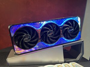 PALITの次世代GameRockビデオカードが眩しすぎるっ！ GALAXはスワロで装飾、どっちも自己主張すごいね