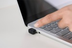 エレコムがWindows Hello対応の低価格USB指紋認証リーダー2機種を発売