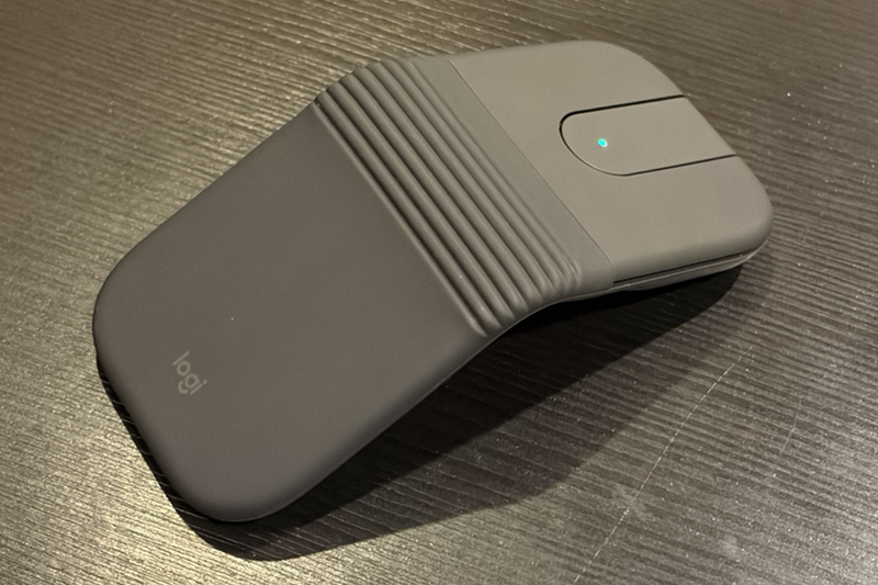 ロジクール初の折りたたみマウス「Mobi Fold」登場、1分充電で約22時間