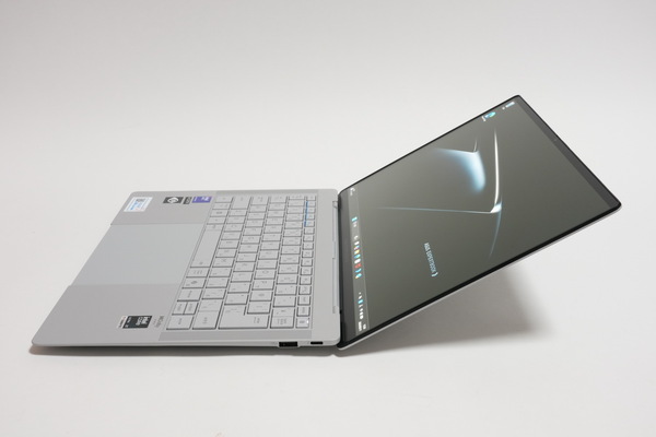 「ASUS ExpertBook Ultra」実機レビュー